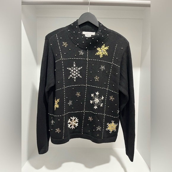 Victoria Jones Woman Sweaters - Victoria Jones vintage Black Sweater with embroidered beaded Snowflake Design M